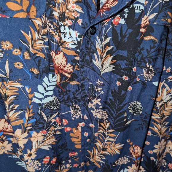 Super Massive floral cropped button up - Picture 3 of 5